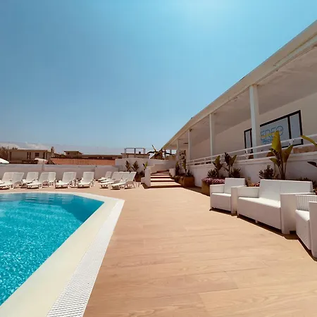 Athena Sea Front Apartment, Parking & Pool Apartment Lago Patria